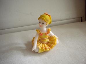 20100111-yellpw doll.JPG